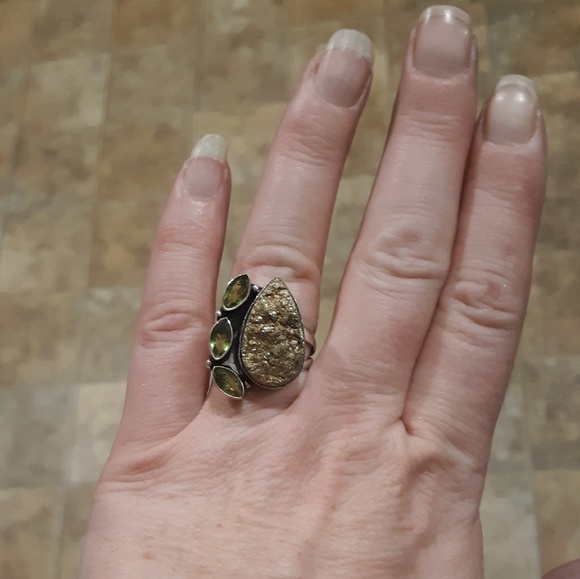 New Titanium Druzy and Peridot 925 Silver Ring. - Picture 2 of 7
